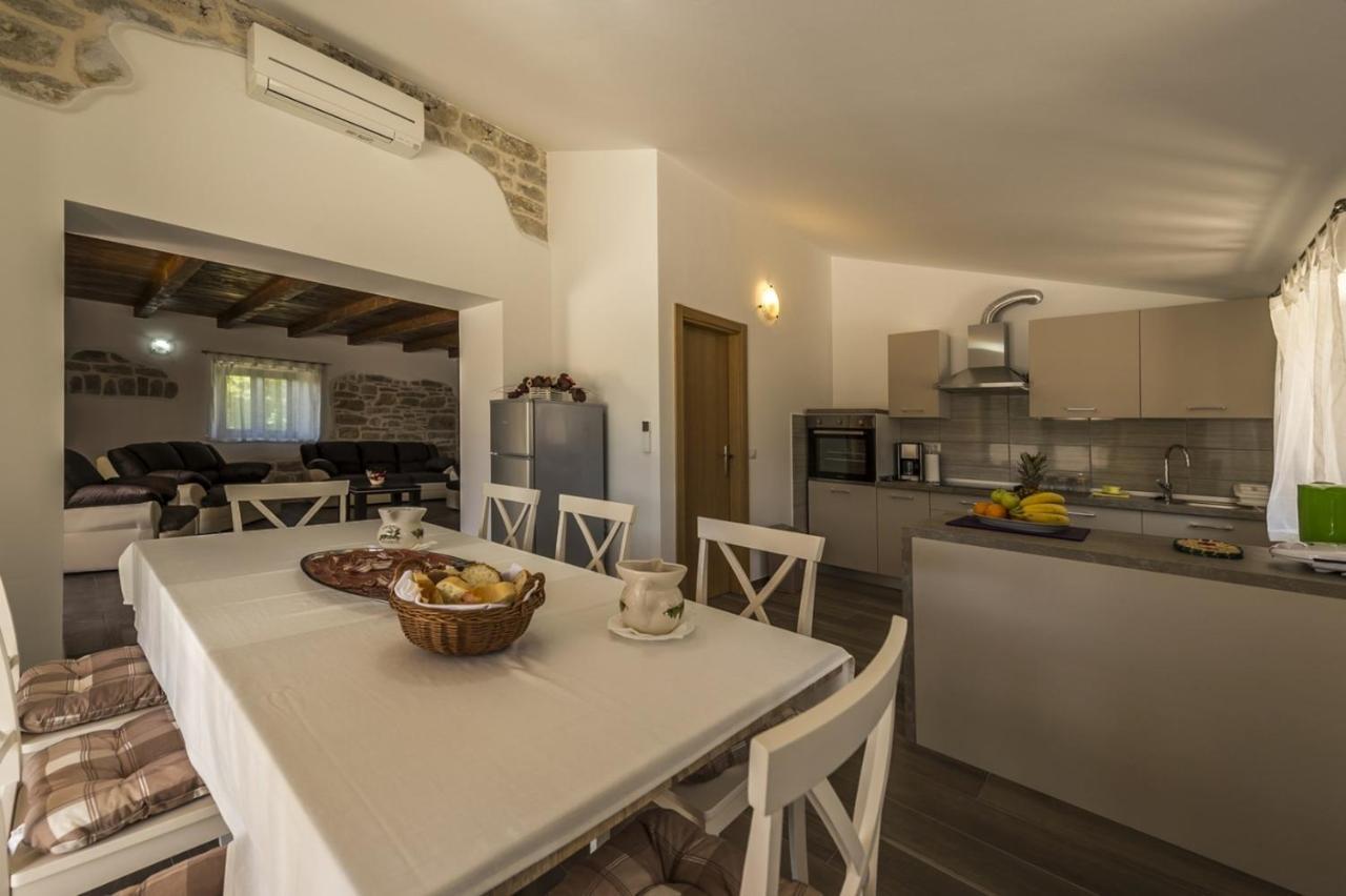 Spacious Four-Bedroom Villa Marija Klostar Zewnętrze zdjęcie