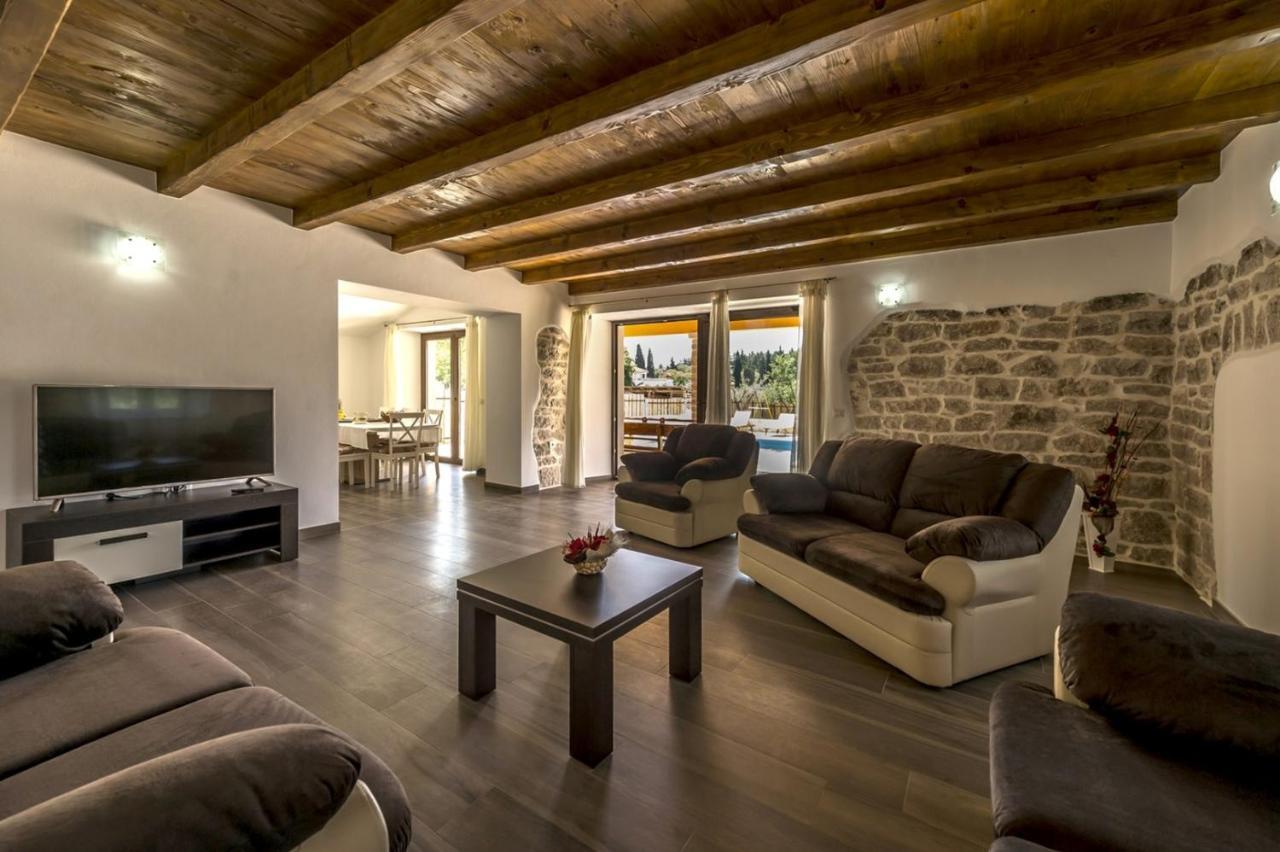 Spacious Four-Bedroom Villa Marija Klostar Zewnętrze zdjęcie