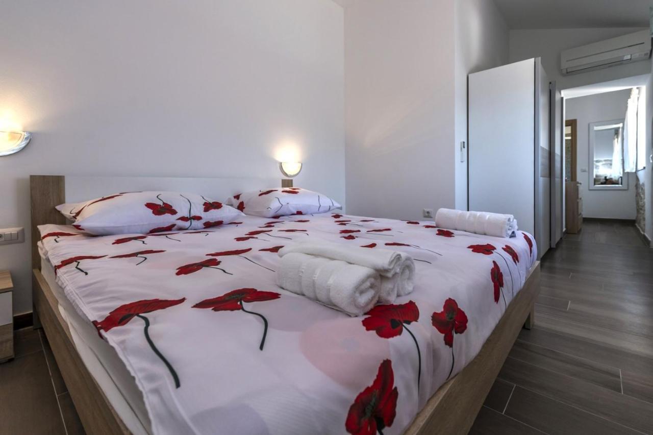 Spacious Four-Bedroom Villa Marija Klostar Zewnętrze zdjęcie